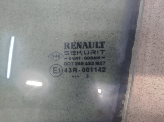 RENAULT 8200026562 Стекло двери задней левой в наличии Полтава