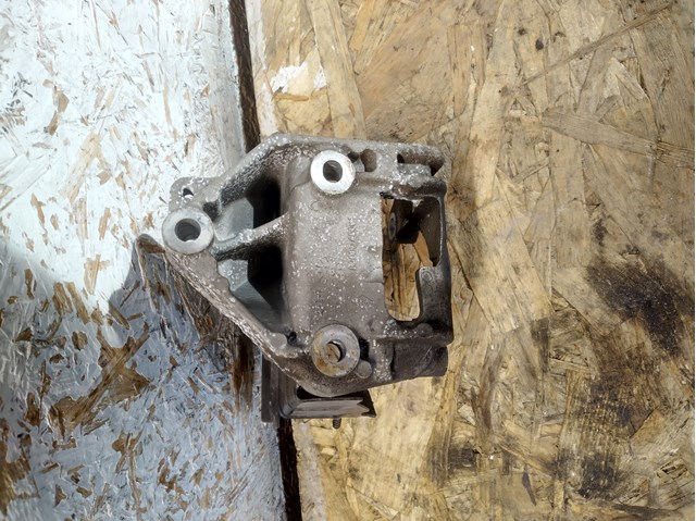 8200040061 RENAULT купить в Чернигов