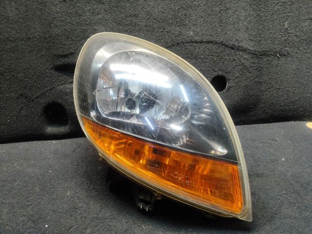 Вставка фары правой 8200183921 RENAULT