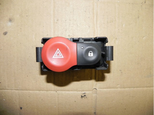 8200214896 RENAULT Кнопка аварийки купить в Черновцы