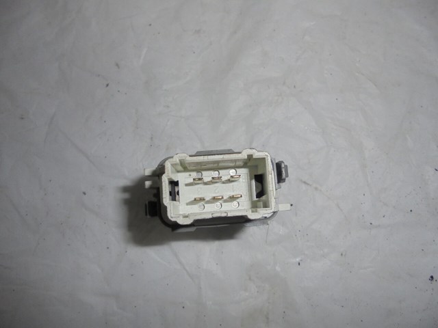 RENAULT 8200220510 Кнопка подъемника заднего стекла в наличии Винница