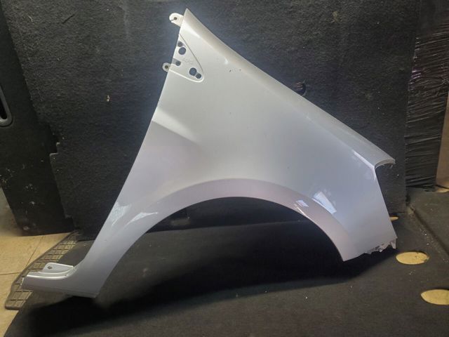 Боковая часть передняя правая 8200256118 RENAULT
