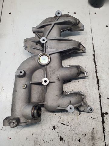 Коллектор впускной 8200272607 RENAULT