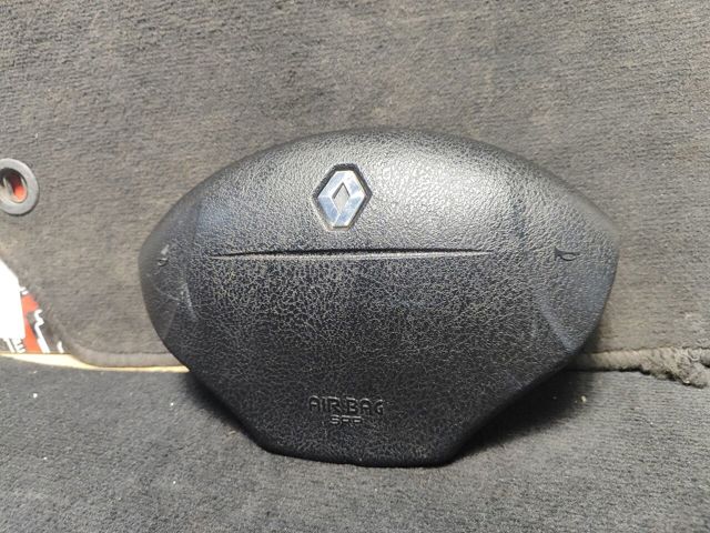 Подушка AIRBAG водительская 8200350772 RENAULT