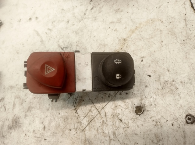 Кнопка аварийки 8200407415 RENAULT