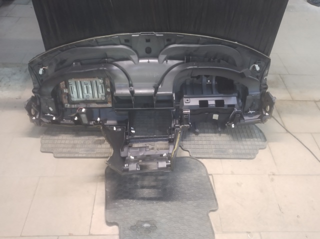 RENAULT 8200491054 Торпедо в наличии Ровно