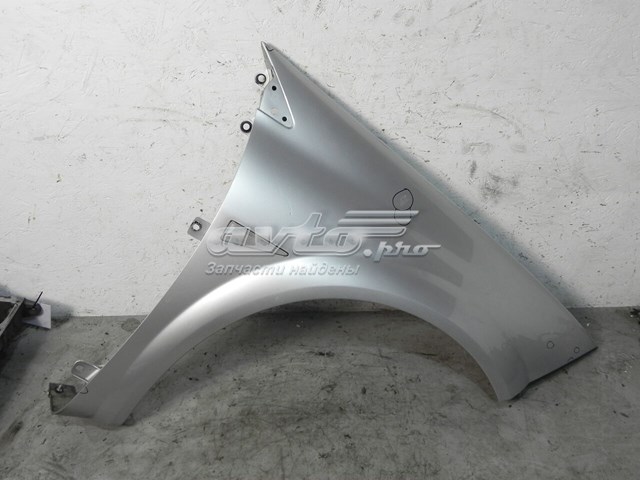 Боковая часть передняя правая 8200495406 RENAULT