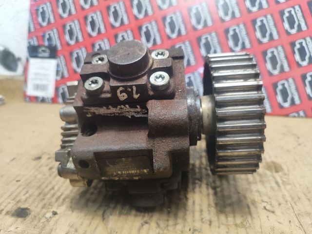 Насос топливный высокого давления 8200561664 RENAULT
