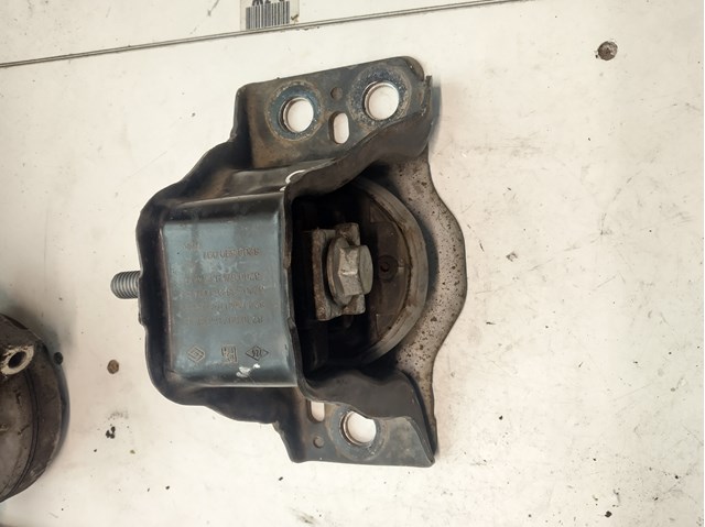 8200592642 RENAULT Правая подушка двигателя купить в Ужгород