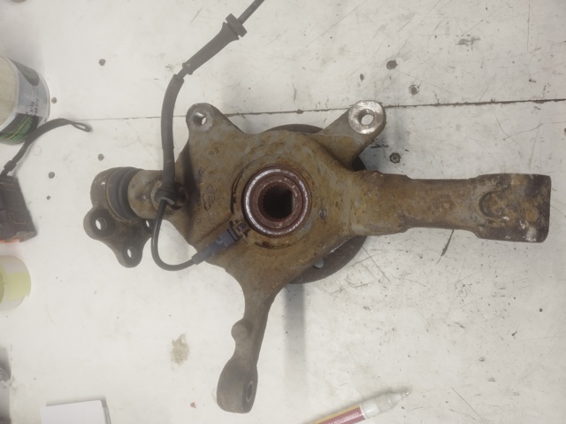 8200630533 RENAULT Цапфа передняя правая купить в Николаев