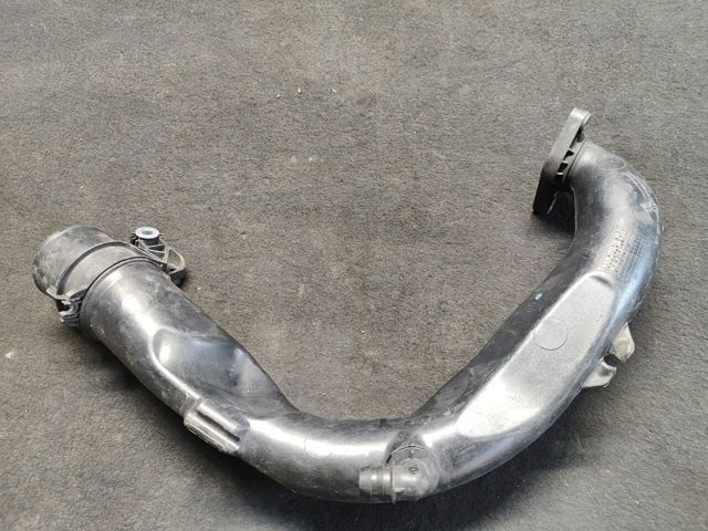 Патрубок воздушный, вход в турбину (наддув) 8200645723 RENAULT