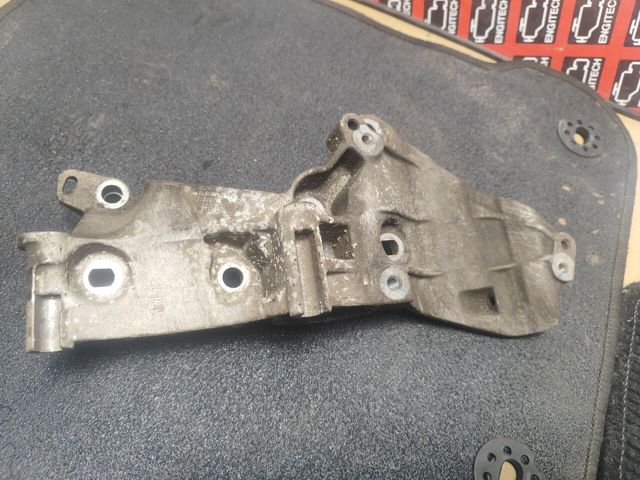 Кронштейн генератора натяжной 8200669495 NISSAN