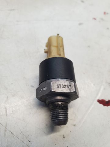 8200673257 RENAULT Датчик давления масла купить в Киев