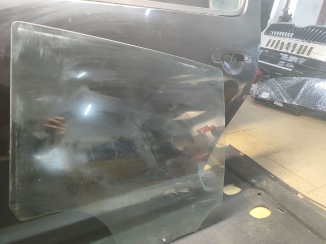 8200733046 RENAULT Стекло двери задней правой купить в Сумы