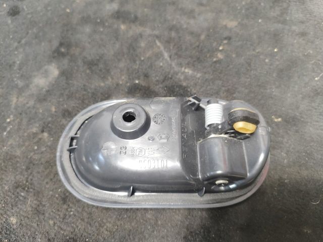 RENAULT 8200733847 Ручка двери правой внутренняя передняя/задняя в наличии Украина