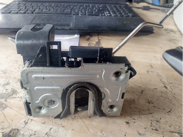 RENAULT 8200735224 Замок передней правой двери в наличии Житомир