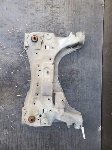 Поперечина передней подвески 8200742904 RENAULT