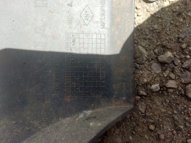 RENAULT 8200752683 Бампер задний в наличии Ровно