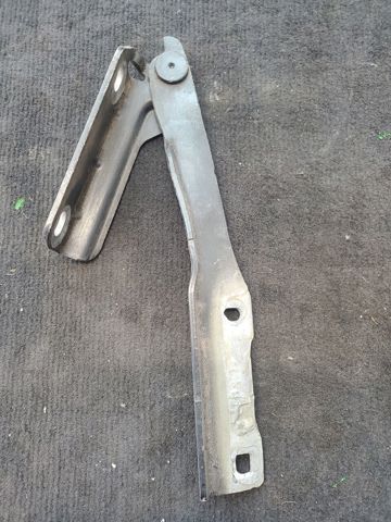 Левая петля капота 8200763871 RENAULT