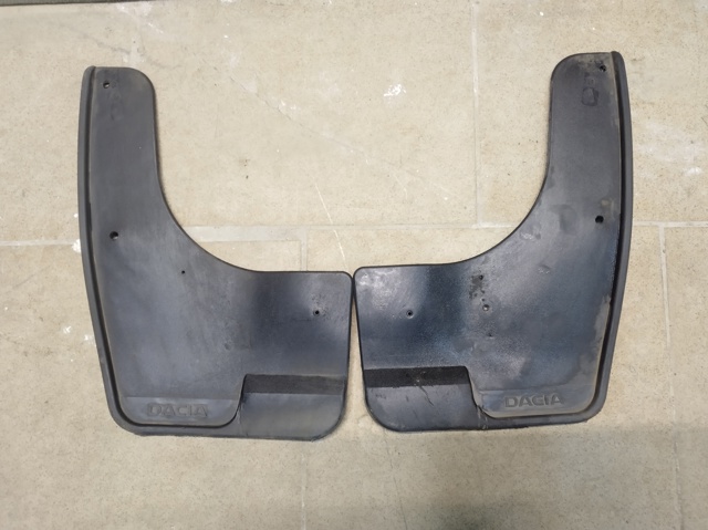 Передние брызговики 8201235609 RENAULT