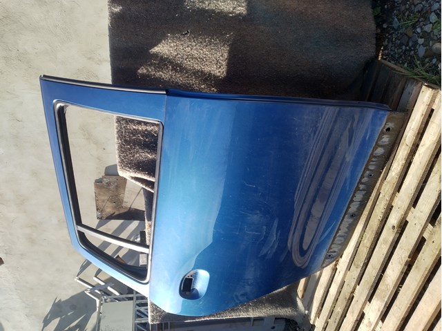 821009562R RENAULT Дверь задняя правая купить в Ужгород