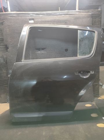 Задняя левая дверь 821012255R RENAULT