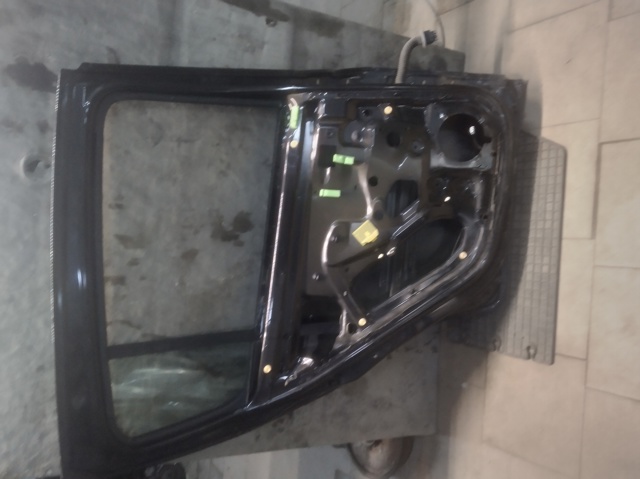 821018232R RENAULT Дверь задняя левая купить в Ровно