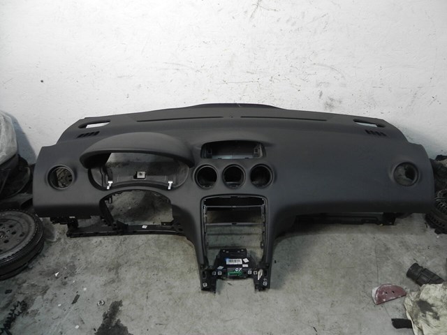 8231HC PEUGEOT Торпедо купить в Николаев