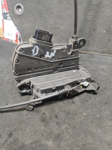 Замок задней правой двери  825008835R RENAULT