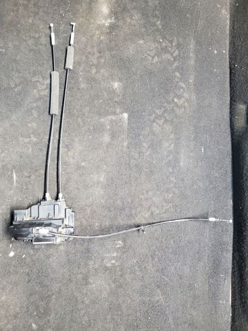 Замок задней двери, левой 82501CA01B NISSAN