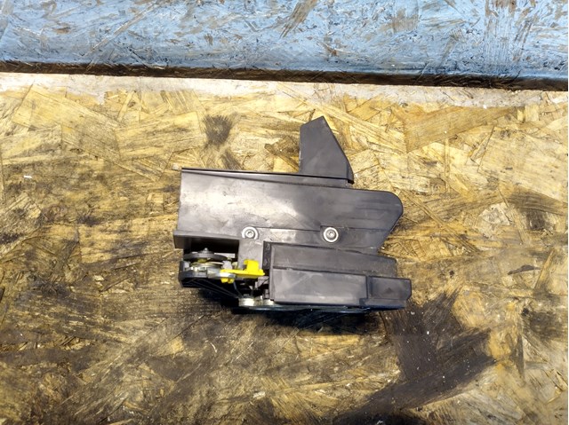 Замок задней левой двери 825033585R RENAULT
