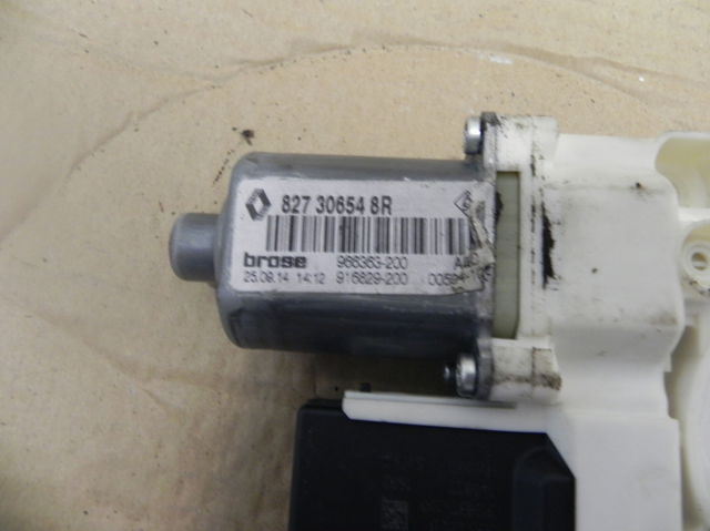 Моторчик стеклоподъемника двери задней, правой 827306548R RENAULT