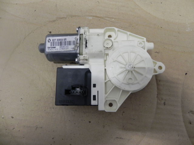 827306548R RENAULT Мотор стеклоподъемника двери задней правой купить в Николаев