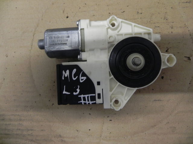 Б/у моторчик стеклоподьемника заднего левого renault megane iii  (2014) код: нф-00004555 827310185R