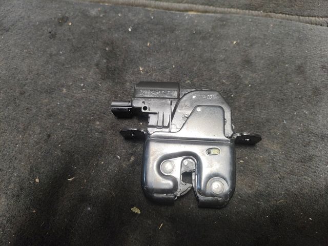 Замок пятой двери 846307169R RENAULT