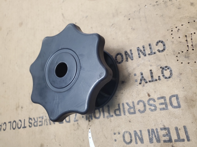 Болт 8K0803899 VAG