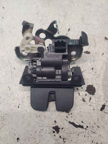 Замок крышки багажника 8R0827505 VAG