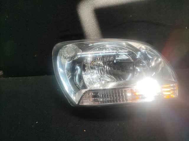 Правая блок фара 921021F511 HYUNDAI