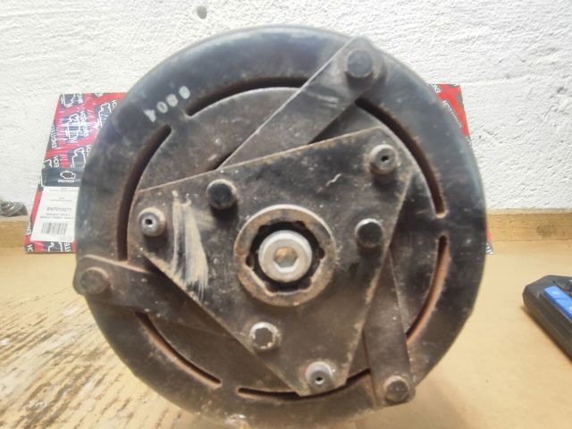 926000734R RENAULT Компрессор кондиционера купить в Харьков