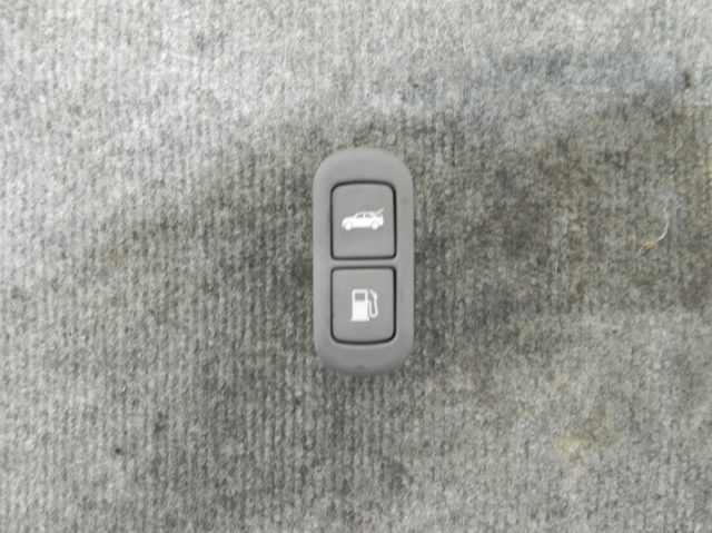 935503E000 HYUNDAI Кнопка салона привода крышки багажника (двери 3/5-й (ляды) купить в Днепр