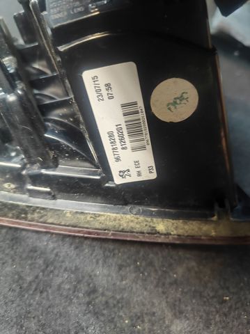9677818280 PEUGEOT Фонарь задний правый внутренний купить в Кривой Рог