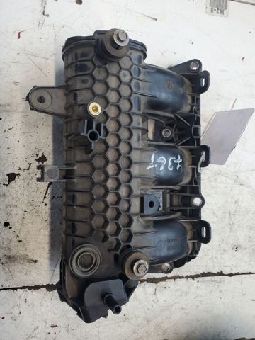 Впускной коллектор 9802101480 PEUGEOT