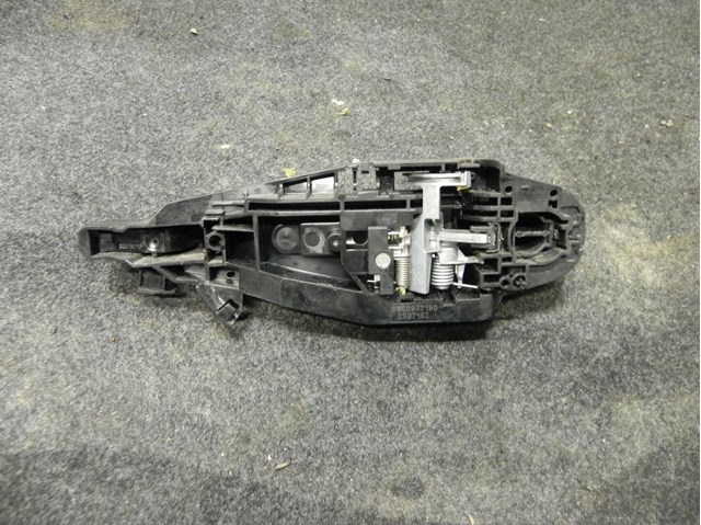 Держатель наружной ручки двери, задней правой 9802977180 PEUGEOT