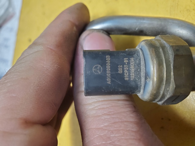 Датчик указателя давления масла A0009050603 MERCEDES