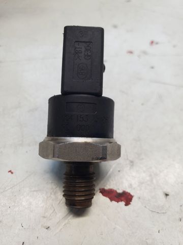A0041537528 MERCEDES Датчик давления топлива купить в Одесса