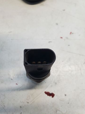 MERCEDES A0041537528 Датчик давления топлива в наличии Ровно