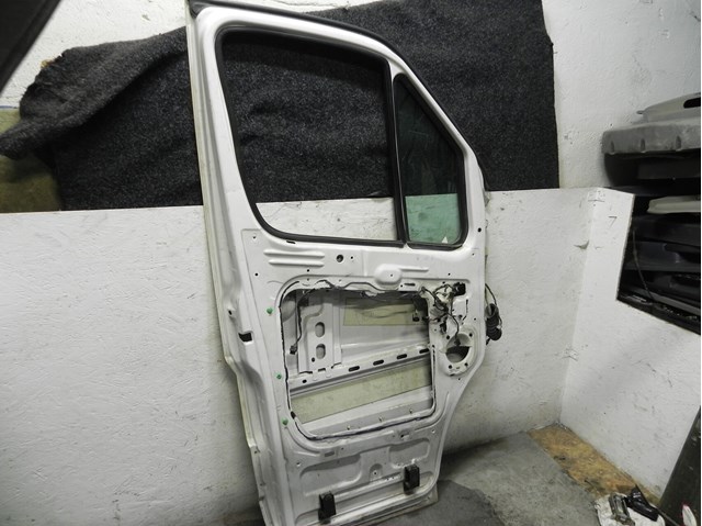 MERCEDES A9067200005 Дверь передняя левая в наличии Каменское