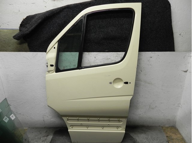 MERCEDES A9067200005 Дверь передняя левая в наличии Черкассы