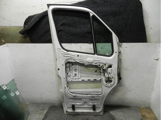 A9067200005 MERCEDES Дверь передняя левая купить в Черкассы