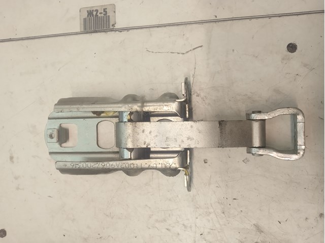 Ограничитель открывания двери A9067200316 MERCEDES